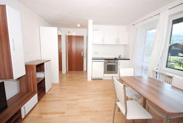 Wohn-Schlafraum mit Küchenzeile