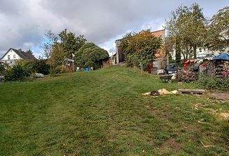 Blick vom Grundstück zum Haus.jpg