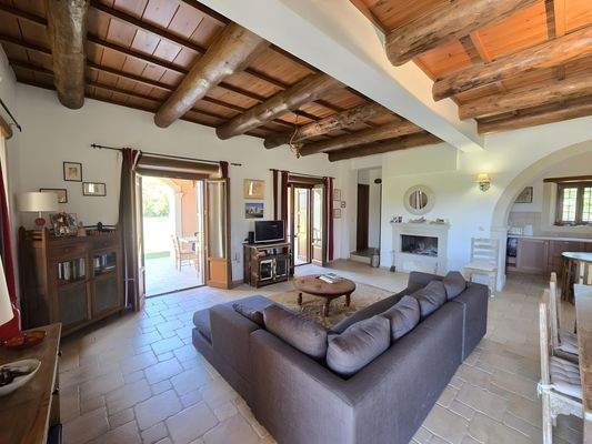 Traditionelle Steinvilla bei Plevriana auf Kreta m