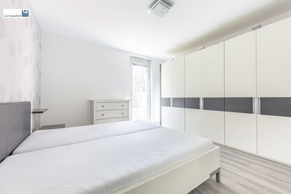 Zimmer 1 (gem. Grundriss-Skizze; ca. 17,20 m²)