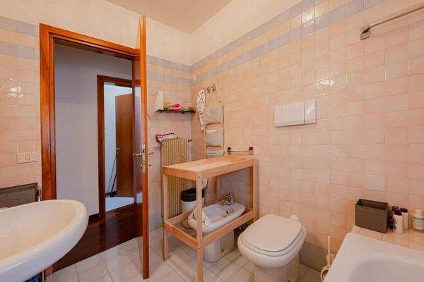 Eckhaus in Udine in der Via Grazzano