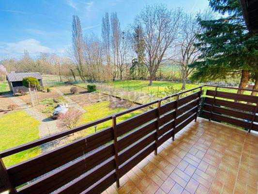 Balkon vom Schlafzimmer erreichbar