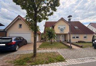 Ensembleansicht Straßenseitig.jpeg