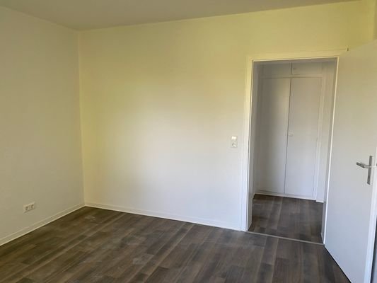 Schlafzimmer (2).JPG
