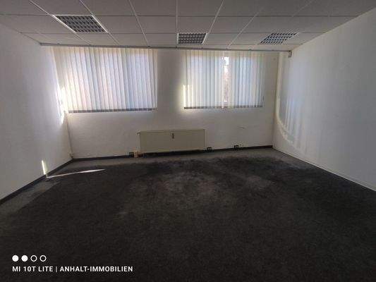 Eingang 1 - Büro (2)