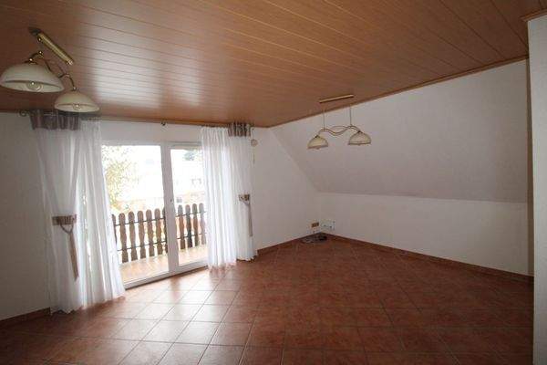 mit Zugang zur Loggia