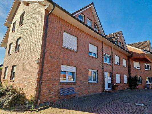 Dachgeschosswohnung außen