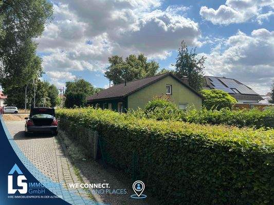 Seitenansicht von der Strasse