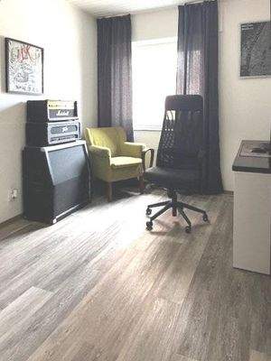 UG links Büro/ Kinderzimmer