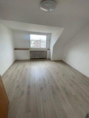 Helles Dachgeschosszimmer