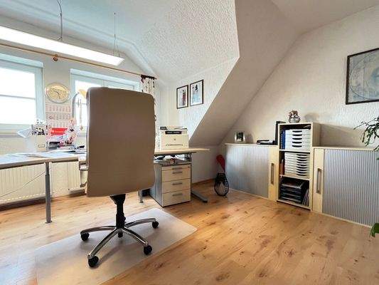 Ideal für ein Homeoffice - das Dachgeschoss