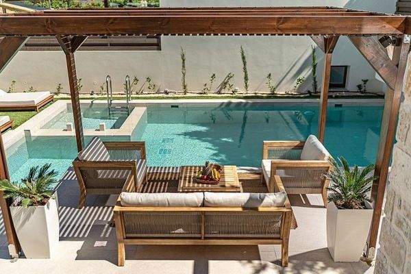 Kreta, Rethymno: Drei Luxusvillen, nur einen kurzen Spaziergang vom Strand entfernt zu verkaufen