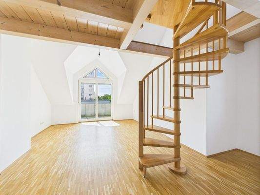 CAM04191G0-PR0051-STILL004