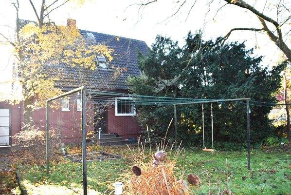 Hausrückseite und Eingangsbereich 