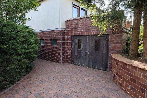 Einfahrt Garage aktuell