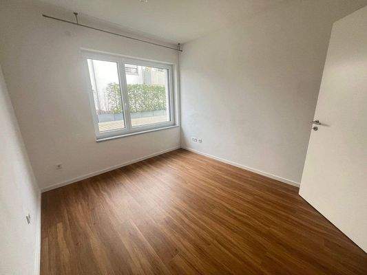 Kinderzimmer -/Büro