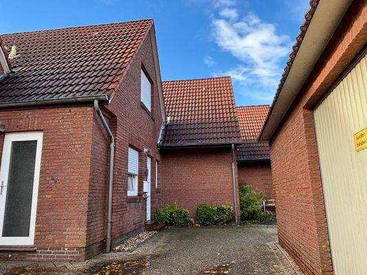 Eingangsbereich und Garage 