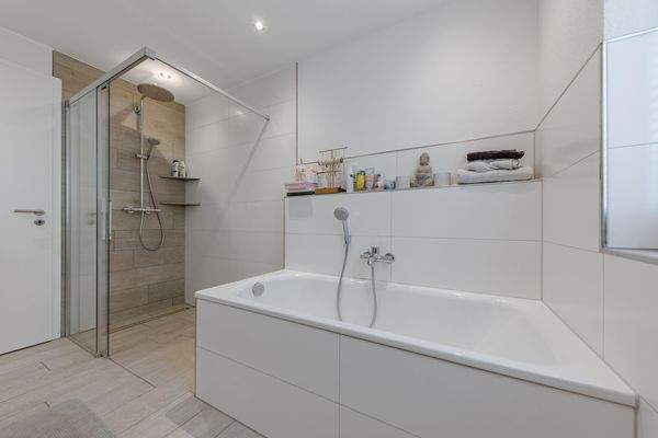 beispielhafte Darstellung, kann Sonderausstattung zeigen