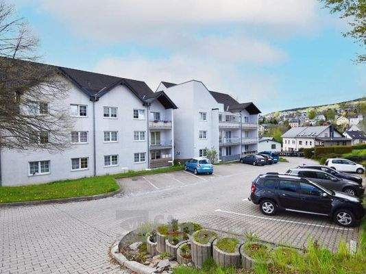 Ansicht Parkplatz vorm Haus