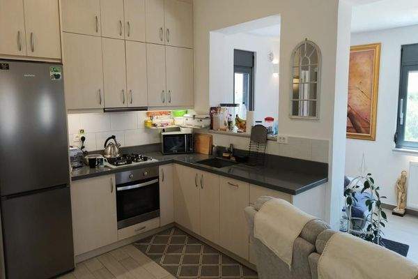 Kreta, Kalamitsi Amigdali: Charmantes kretisches Haus mit privatem Olivenhain und Bergblick zu verkaufen