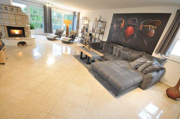 Bei entspannter Musik und Kaminfeuer
den Abend ausklingen lassen