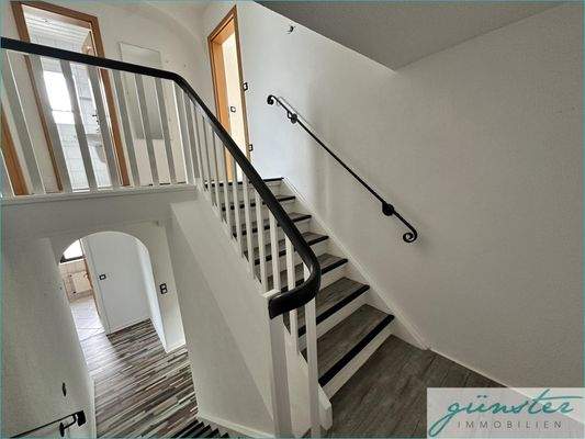 Zugang zum Dachgeschoss innerhalb der Wohnung