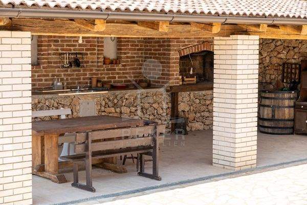 Pool, Terrasse und Outdoor-Oase