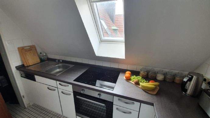 Küche mit Spülmaschine