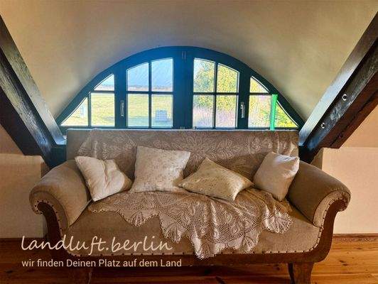 Feldblick aus der nordöstlichen Fledermausgaube.j