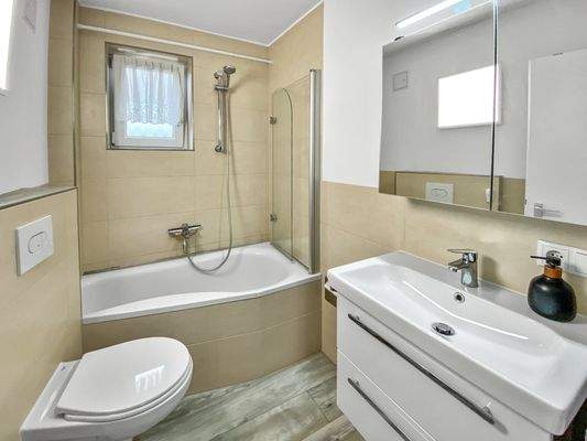 Modernes Tageslichtbad