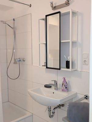 Waschbecken, Bad, Wohnung 2.jpeg
