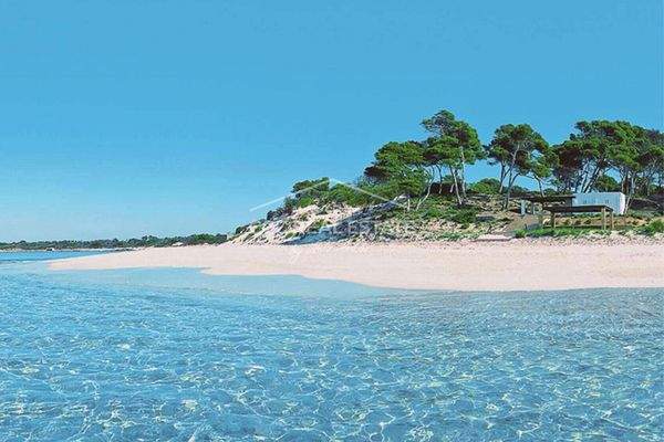 Strand ca. 100 m entfernt