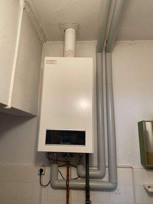 Buderus Gas-Brennwertkessel GB132-24