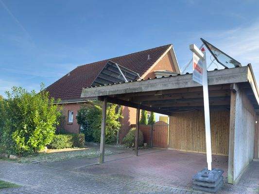 Carport mit Stellplatz