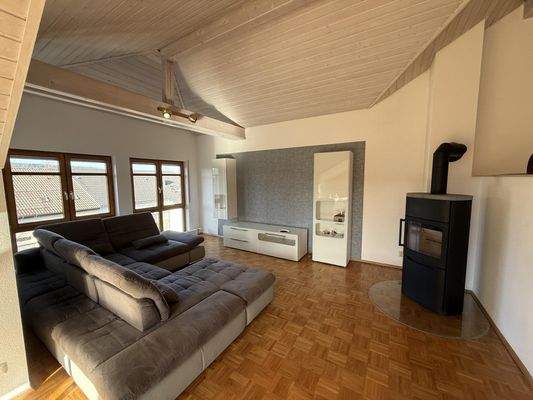 Wohnbereich mit moderner Couch