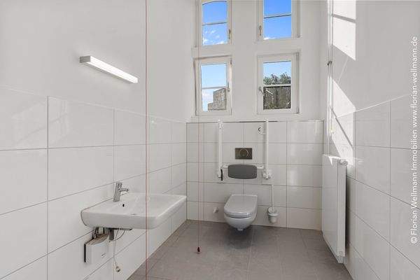 Barrierefreies WC im 1. Obergeschoss.