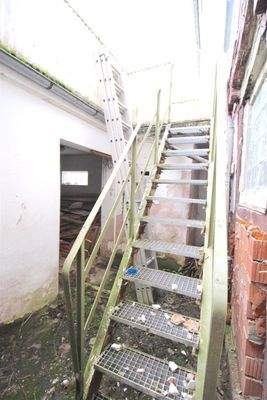 Blick zur Werkstatt/Lager