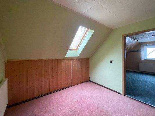 Flurbereich und Zimmer DG