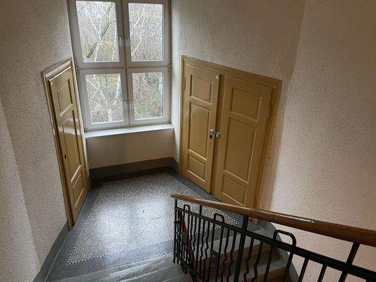 Treppenhaus mit Abstellräumen