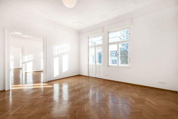 Wohnbereich 2 mit Balkonzugang