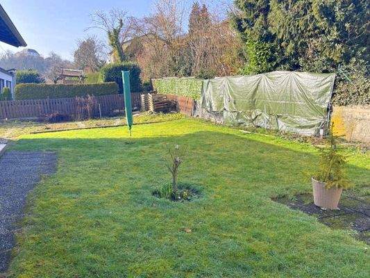 Grundstück hinter dem Haus