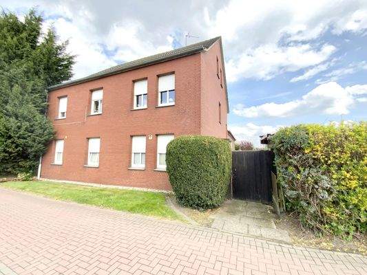 2-geschossig zzgl. Dachboden