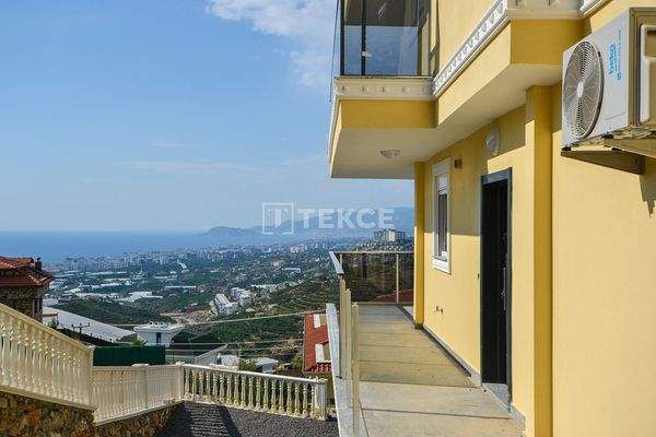 Sea-View Duplex Apartment in Alanya Kargıcak