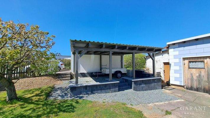 hier ist auch Platz für Tische und Stühle