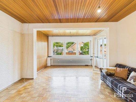 Ess-und Wohnzimmer m. Zugang Terrasse/Garten