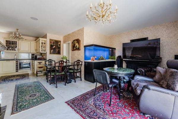 Bungalow – Open-plan living/dining area