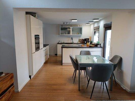 Blick Esszimmer - Küche