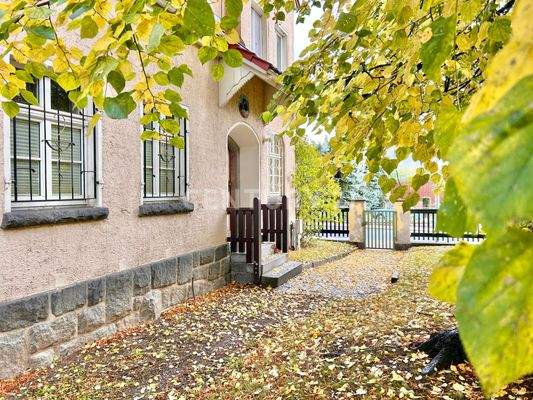 Herbstlicher Eingang