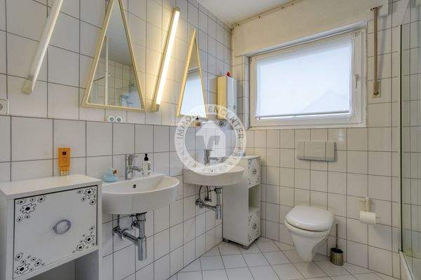 Badezimmer Hauptwohnung