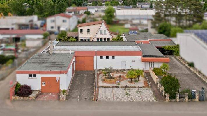 Außenansicht Hallen